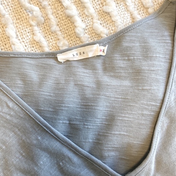 LUSH Front Knot Tee - Picture 4 of 4